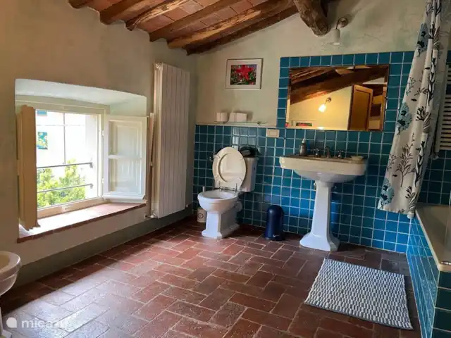 Il Mulino | Italie, Toscane, Lucca - moulin Troisième étage : salle de bain 'Dante' et 'Francesca'