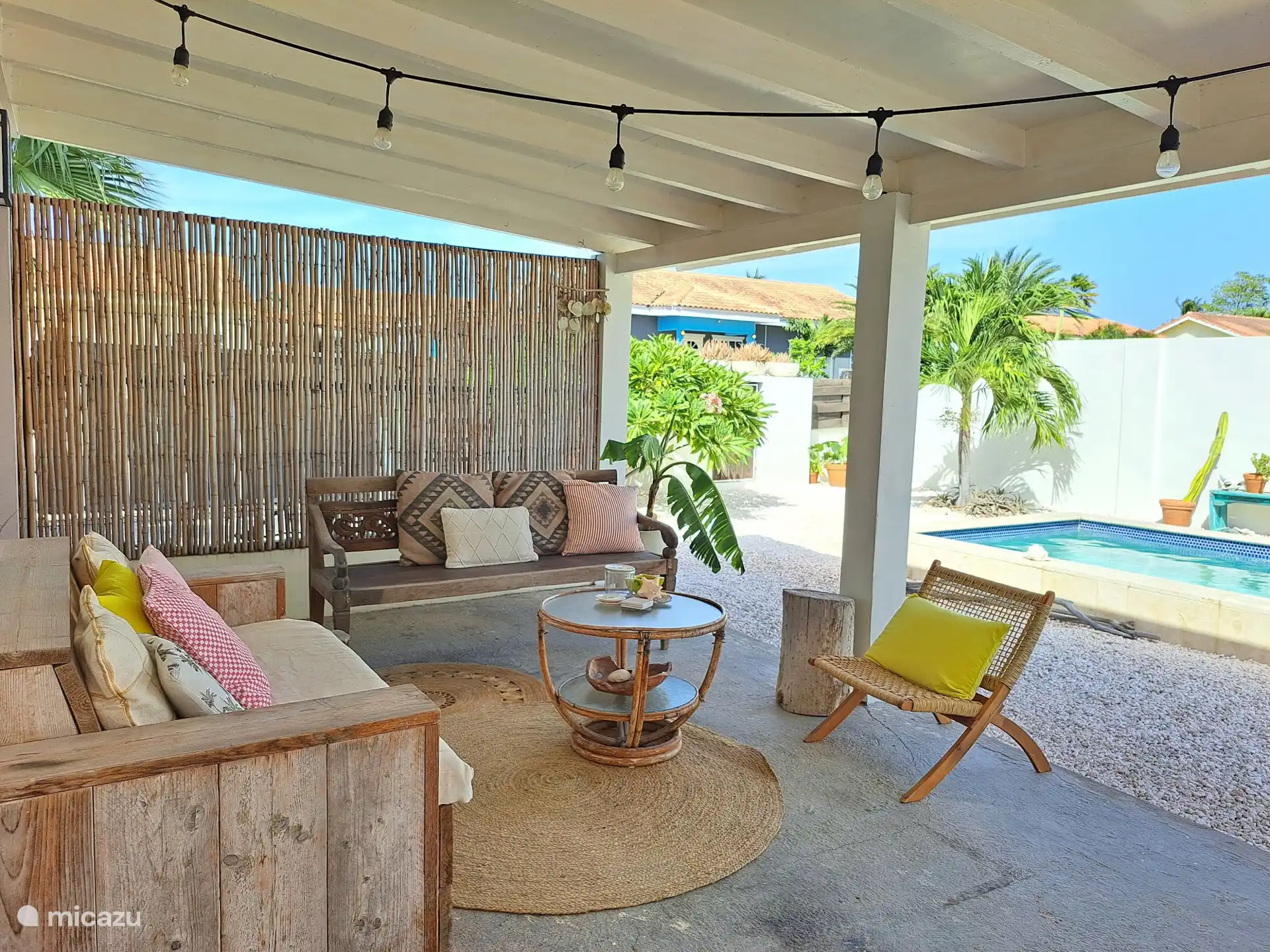 Porche couvert confortable 