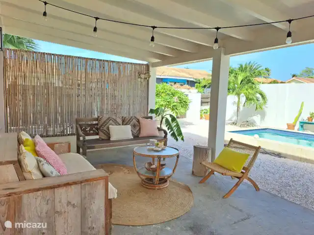 Location de Vacances Aruba, Oranjestad, San Barbola, maison de vacances - Cas Barbola, maison avec piscine privée Porche couvert confortable
