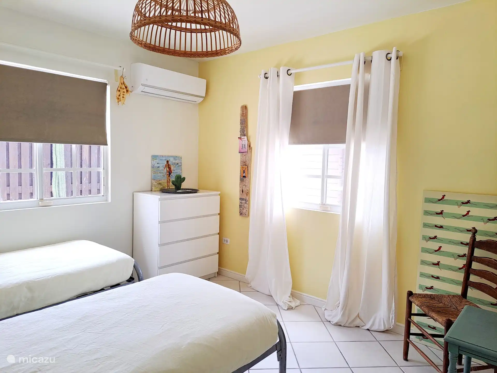 Chambre avec 2 lits simples