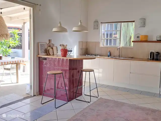 Location de Vacances Aruba, Oranjestad, San Barbola, maison de vacances - Cas Barbola, maison avec piscine privée Cuisine ouverte avec bar