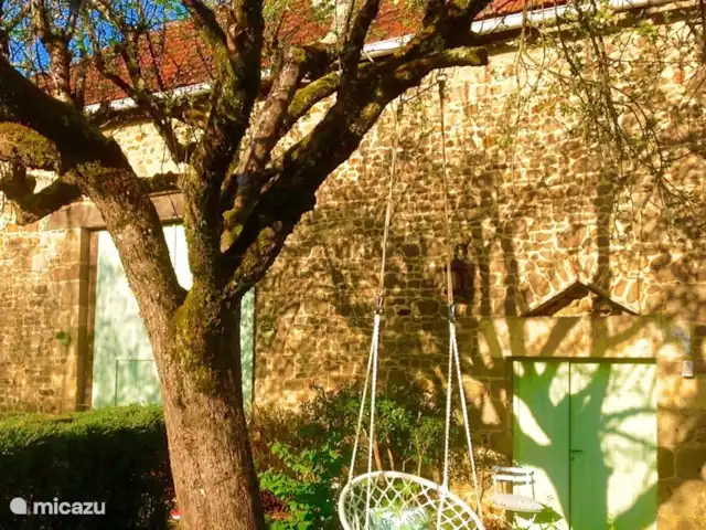 Domaine Charente - Gite Cardabelle en Francia, Charente, Mazières - casa vacacional El granero grande, con juegos y juguetes.