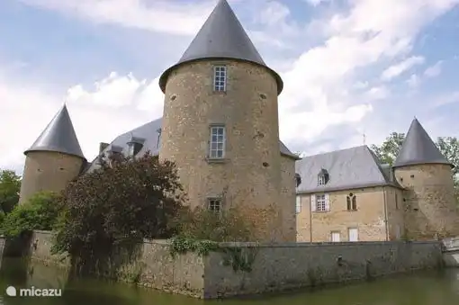 Visit the many castles in our region. Each with their own stories, the rich history of the Charente. Such as Château de Rochebrune.