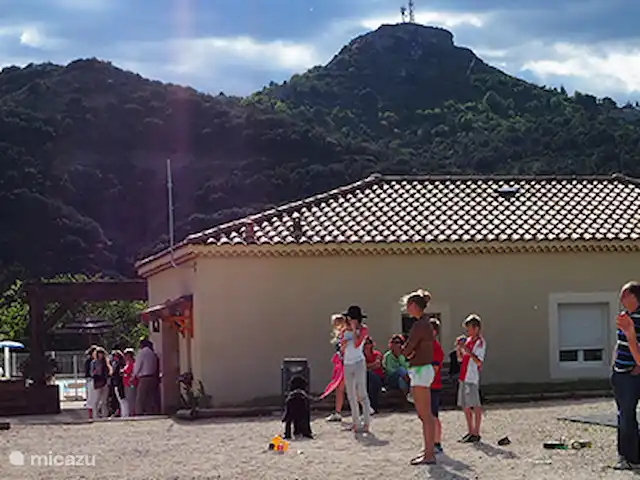 Villa Beauregard 83 | France, Ardèche, Vallon-Pont-d'Arc - villa Concours de pétanque à l'accueil des Rives de Ardèche. Des compétitions sont régulièrement organisées par la direction durant la saison.