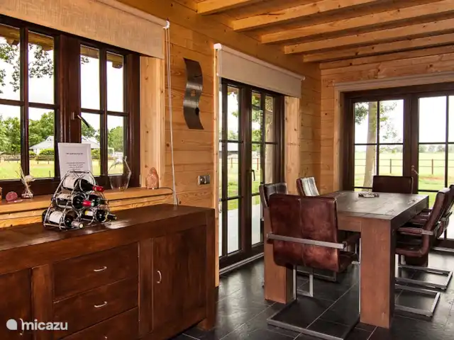 Houten villa Tine huren in Nederland, Overijssel, Den Ham - vakantiehuis Eettafel