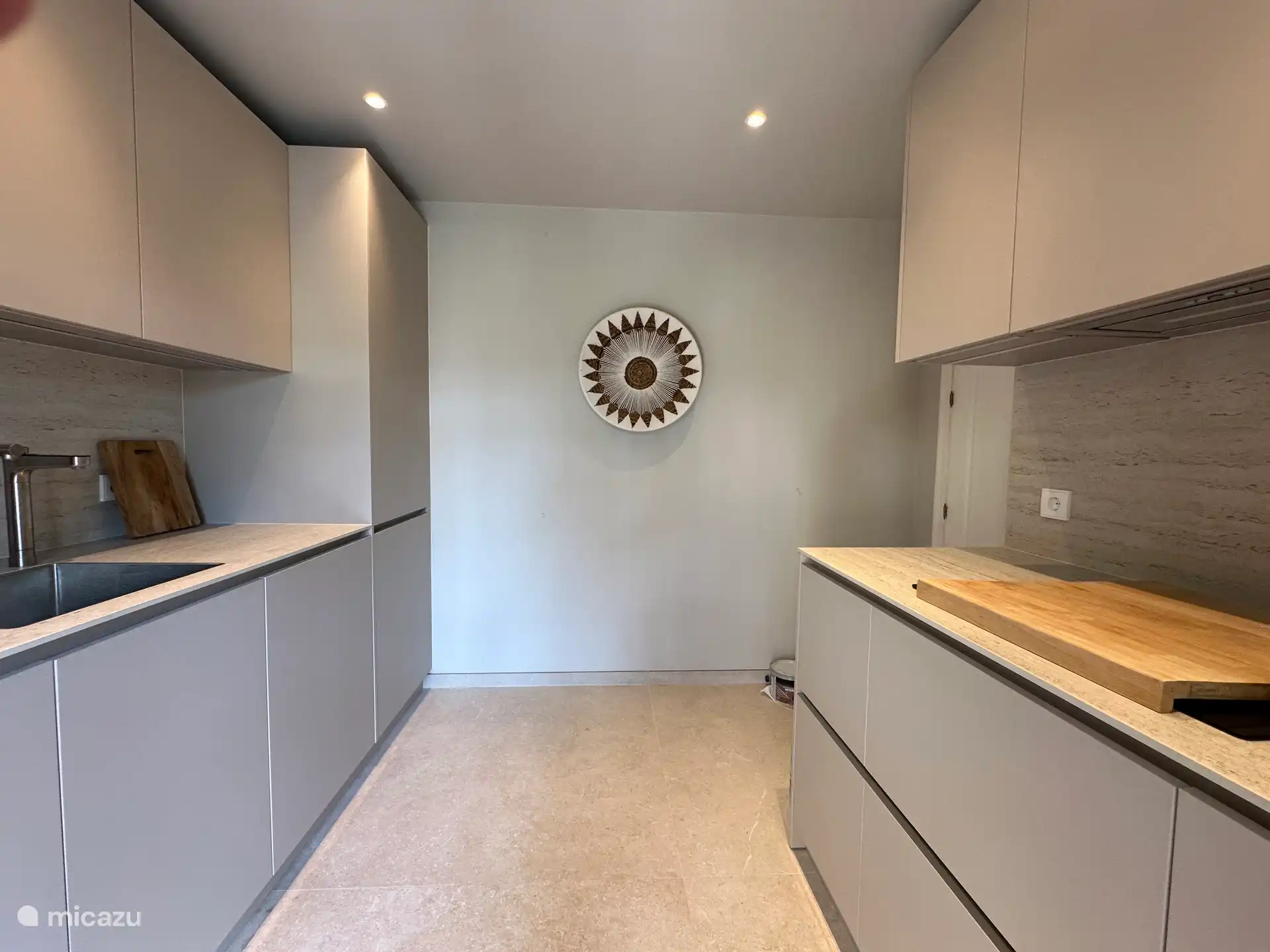 Die Küche wurde im Mai 2025 komplett renoviert.