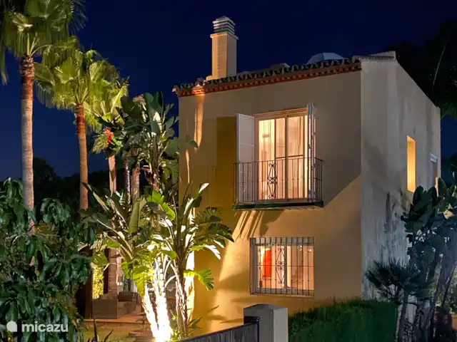 Casa Condes de Iza huren in Spanje, Costa del Sol, Marbella - vakantiehuis Het huis in de avond
