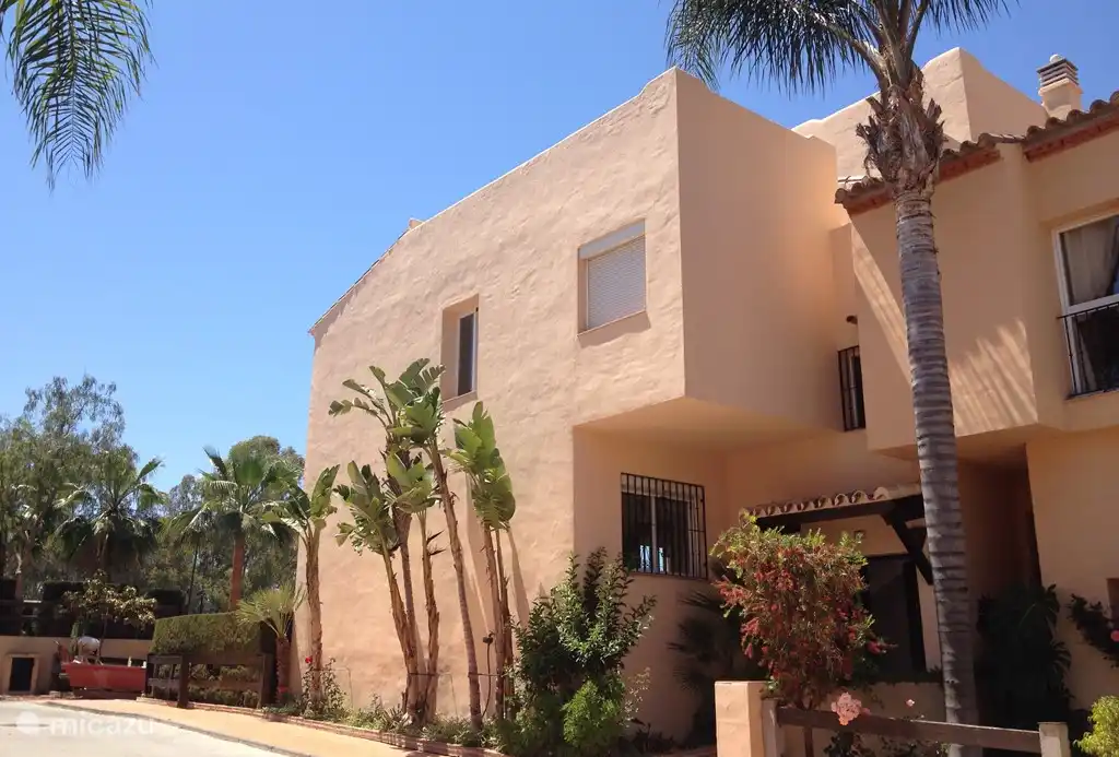 Seitenwand und Haustür