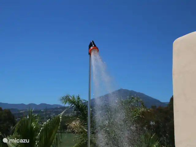 Casa Condes de Iza huren in Spanje, Costa del Sol, Marbella - vakantiehuis Op het dakterras hebben we een douche geïnstalleerd voor verkoeling