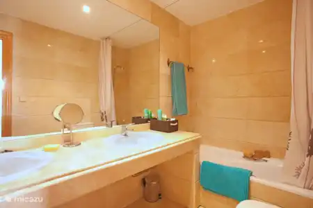 Vakantiehuis Spanje, Costa del Sol, Marbella appartement Schitterend appartement in Aloha Badkamer