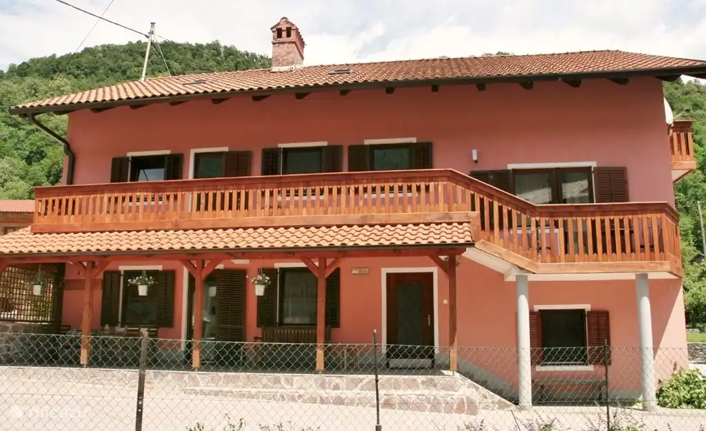 Aangezicht Maharac, appartement Kolovrat
