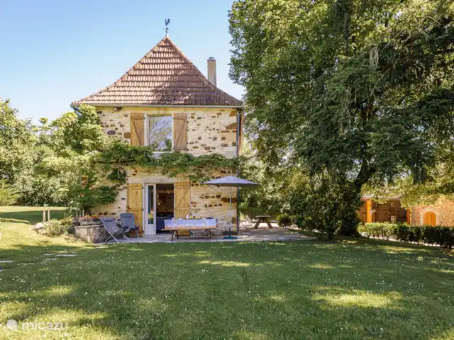 Casalle | France, Lot, Montcléra - maison de vacances Grand jardin