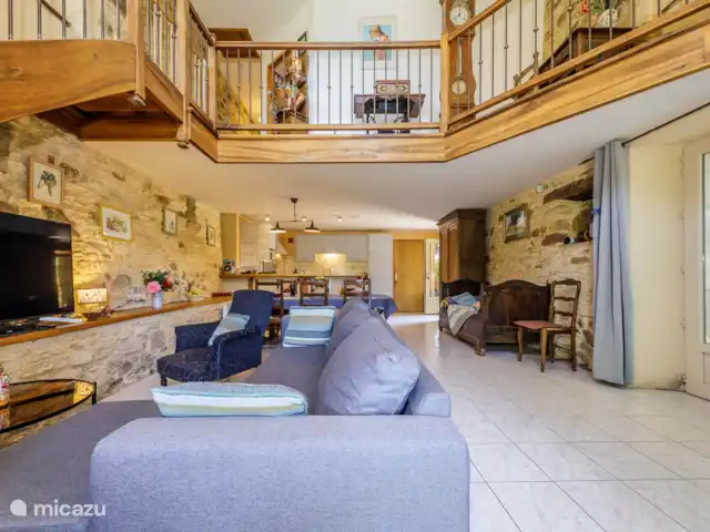 Casalle | France, Lot, Montcléra - maison de vacances Le salon spacieux