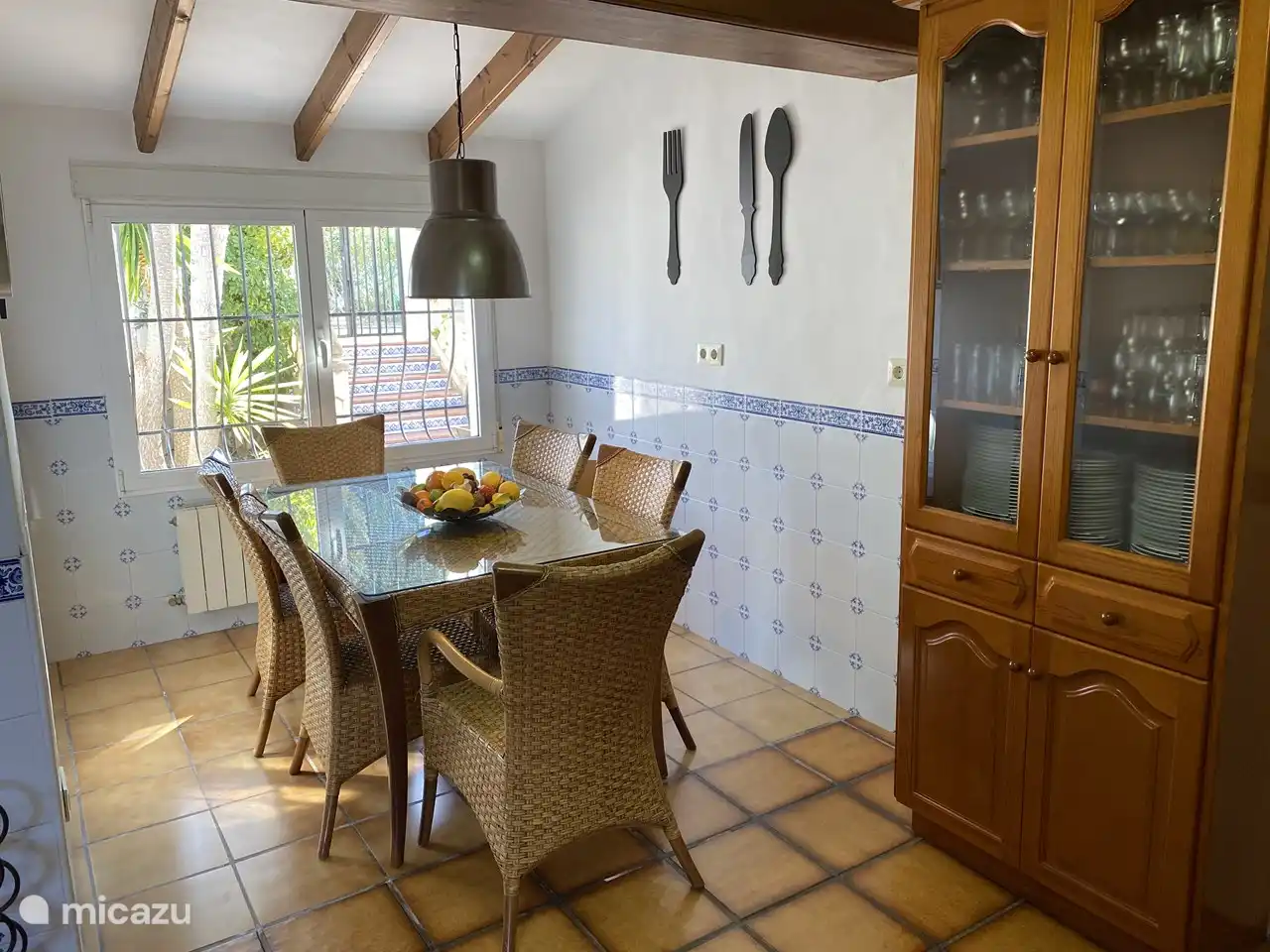 Mesa de comedor en la cocina