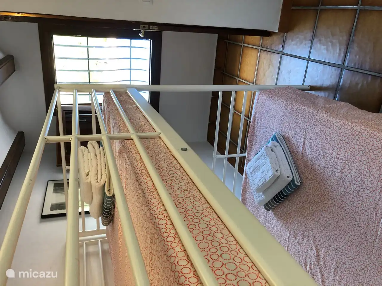 Dormitorio 6, literas