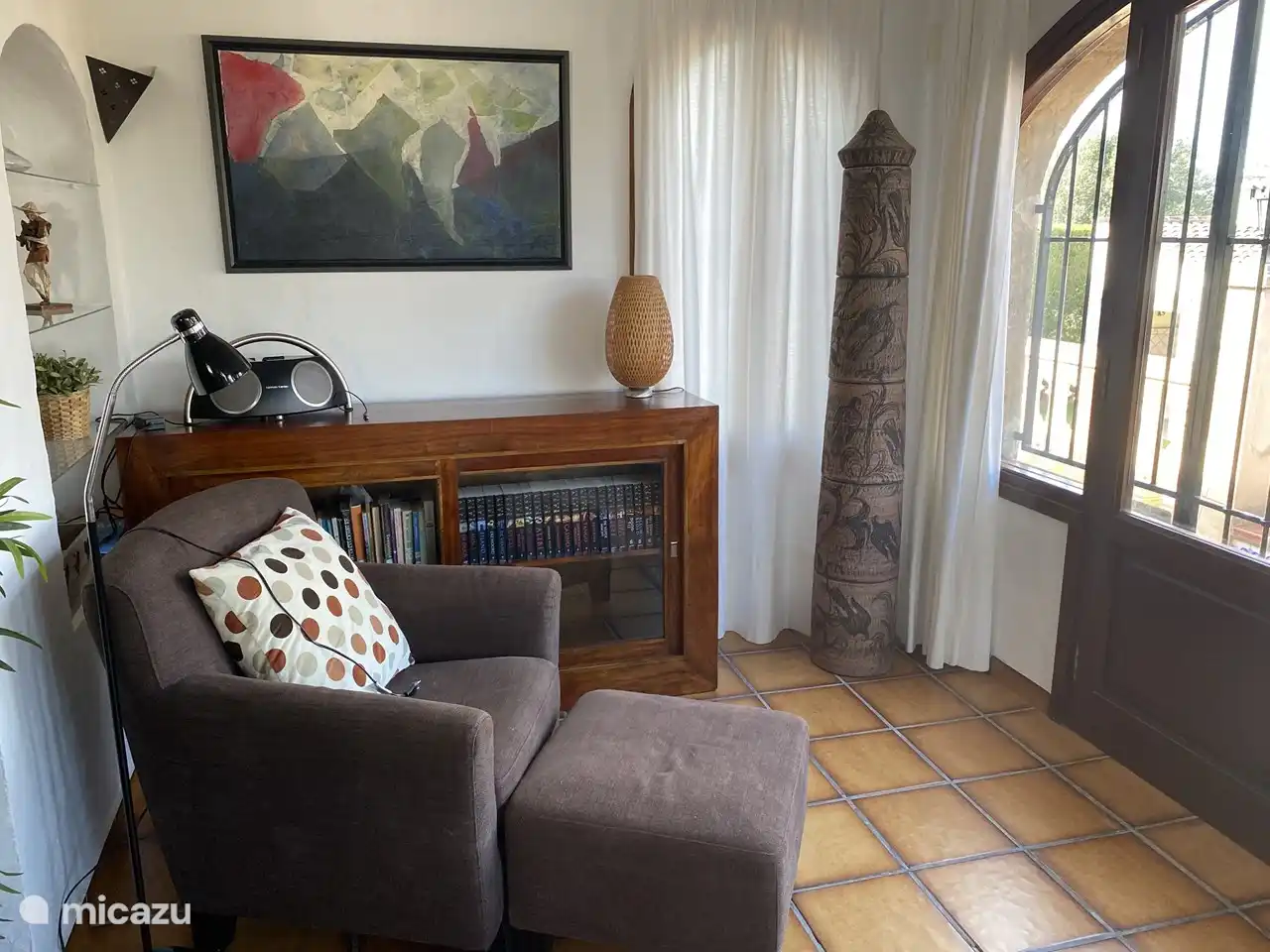 Rincón de lectura en el salón