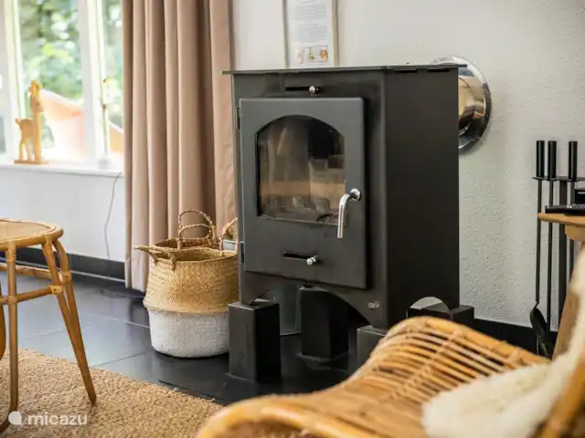 vakantiehuis huren in Nederland, Friesland, Oudemirdum – Vakantiehuis Friesland Houtkachel aanwezig.