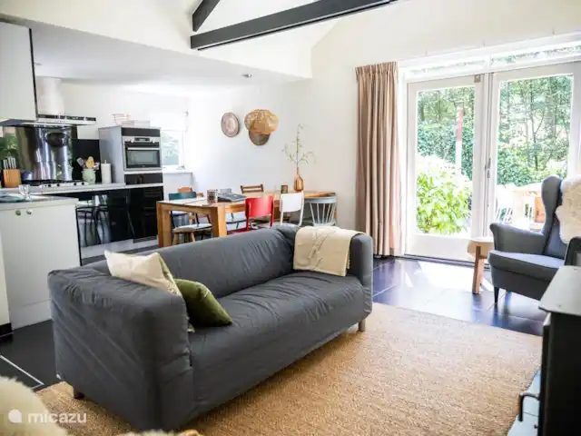 vakantiehuis huren in Nederland, Friesland, Oudemirdum – Vakantiehuis Friesland Heerlijke lichte woonkamer.