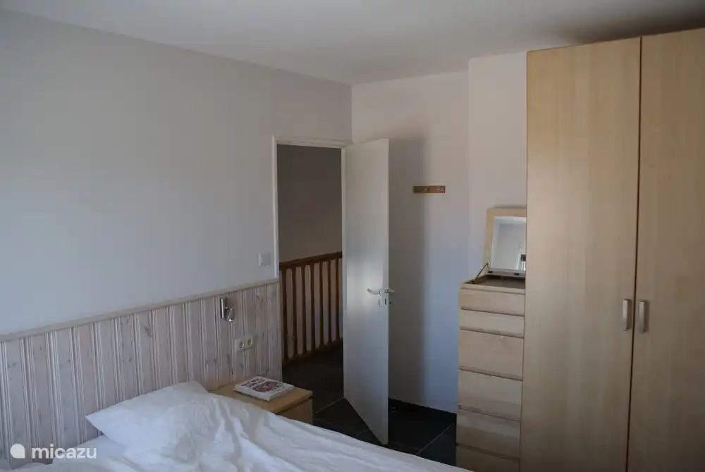 1. Stock Schlafzimmer mit 2 boxspring Einzelbetten von 90x 200 cm