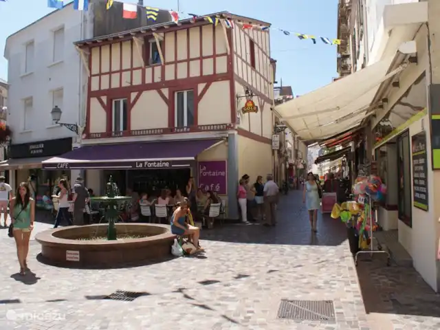 Villa individuelle 8 p piscine | France, Vendée, Château-d'Olonne - villa Centre ancien des Sables d'Olonne avec d'agréables rues et places commerçantes