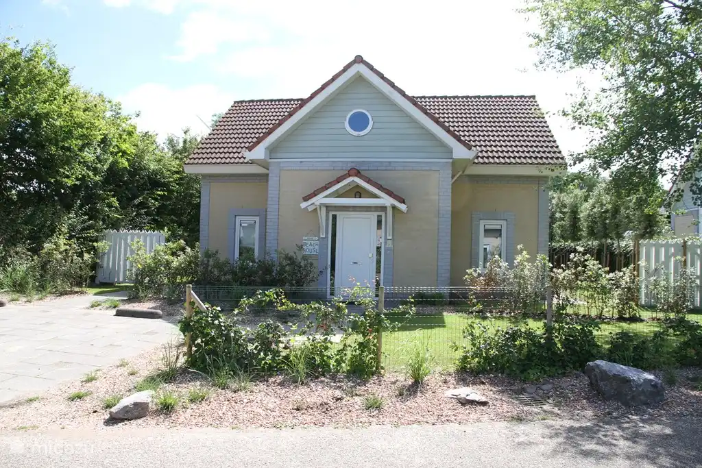 Front holiday villa, fully fenced