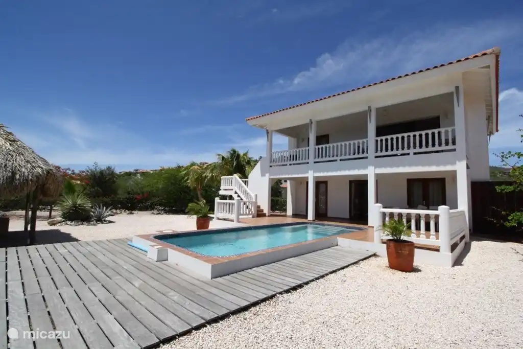 Rent Villa Coral Curacao in Coral Estate, Rif St.Marie, Banda Abou