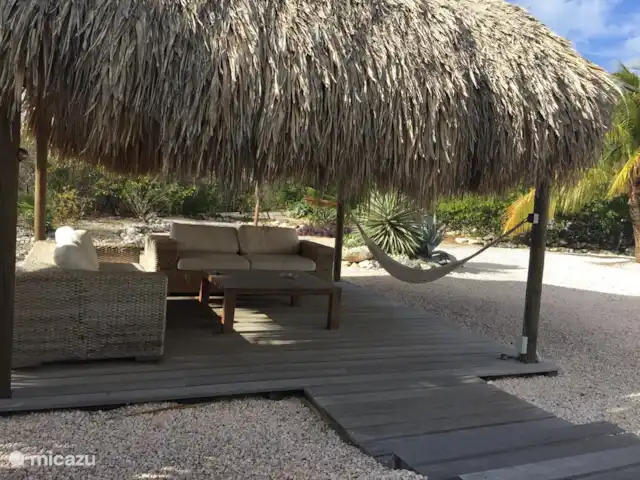 Villa Coral Curazao en Curazao, Bandabou (oeste), Coral Estate, Rif St.Marie - villa Descansando bajo la palapa