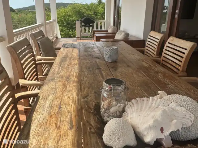 Villa Coral Curazao en Curazao, Bandabou (oeste), Coral Estate, Rif St.Marie - villa Mesa de comedor en porche y barbacoa
