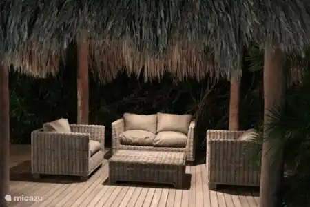 Vacation rental Curaçao, Banda Ariba (East), Villapark Flamboyan villa Nos Destino palapa by night