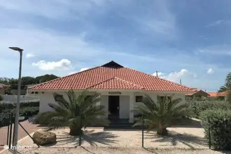 Vacation rental Curaçao, Banda Ariba (East), Villapark Flamboyan villa Nos Destino front 2016