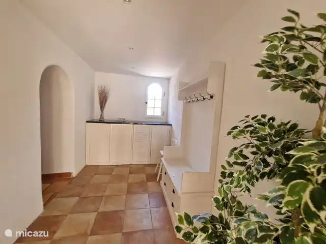 Hameau des Claudins nr 15 le Plan en Francia, Costa Azul, Le Plan-de-la-Tour - casa vacacional Entrada con lavadora / secadora