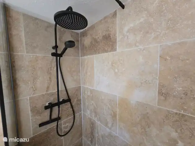 Hameau des Claudins nr 15 le Plan en Francia, Costa Azul, Le Plan-de-la-Tour - casa vacacional Gran ducha a ras de suelo