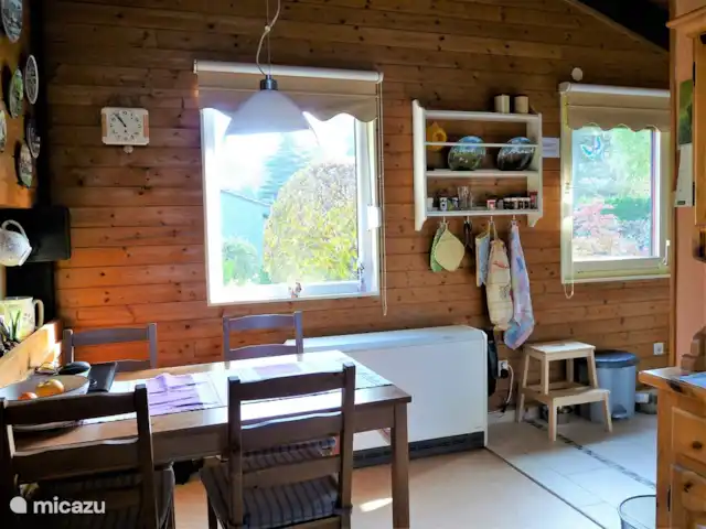 vakantiehuis huren in Duitsland, Beieren, Lichtenberg (Opper-franken)  – Vakantiehuis 'Fuchswechsel' Eethoek bij keuken