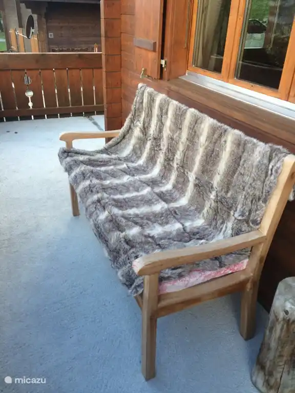 Lekker in de zon op het balkon