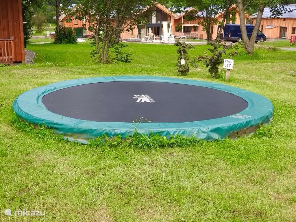 Trampolin (4,5 m) vor Ort