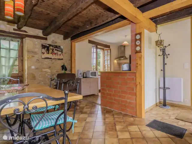 Sagelat en Francia, Dordoña, Belvès - casa vacacional Mesa de comedor
