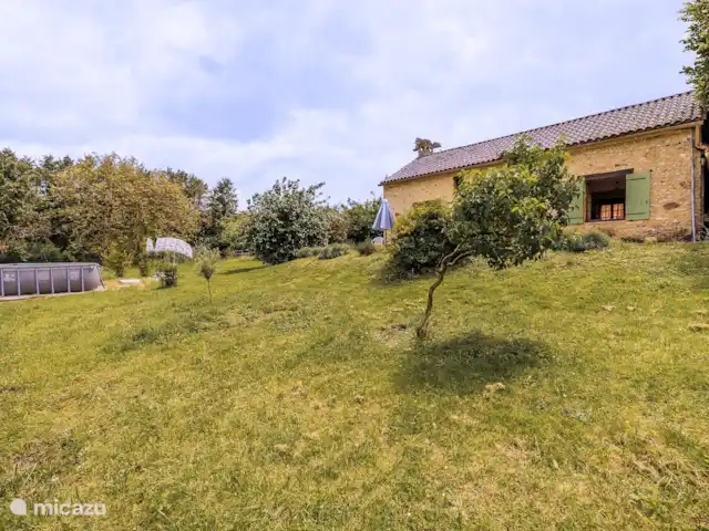 Sagelat en Francia, Dordoña, Belvès - casa vacacional El jardín