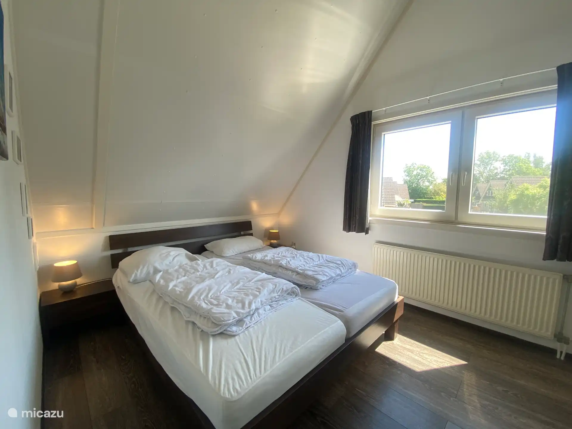 Geräumiges Hauptschlafzimmer