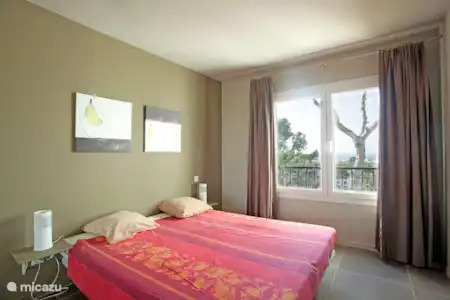 Vakantiehuis Spanje, Costa del Sol, Mijas Costa appartement Modern apartment met fraai zeezicht Slaapkamer