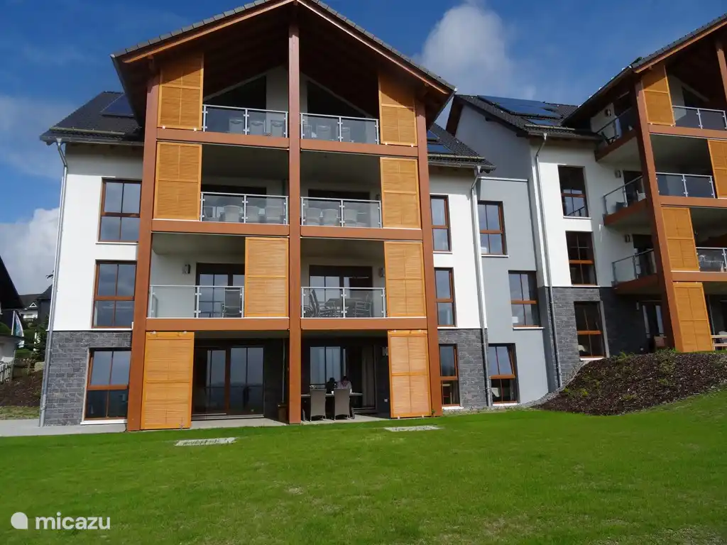 Apartment (with garden floor) from the rear