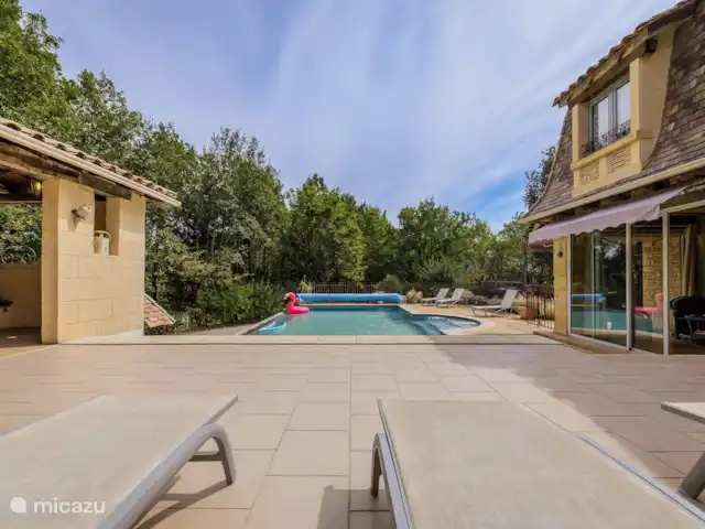 Denis | France, Dordogne, Carlux - maison de vacances Terrasse et piscine