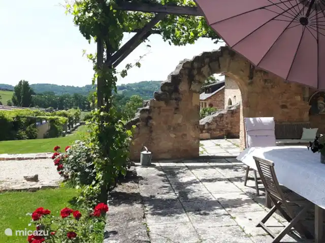 landhuis / kasteel huren in Frankrijk, Corrèze, Ayen – Abdij Terras