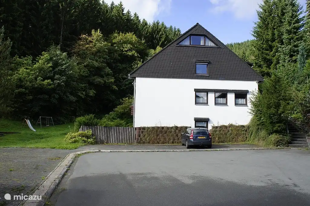 Parkplatz für 12 Autos