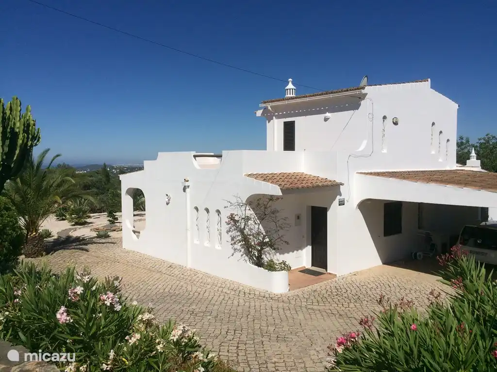 Casa Alegre nuestro orgullo. Una villa independiente con paz y espacio. ¿Dónde encuentras eso hoy en día?