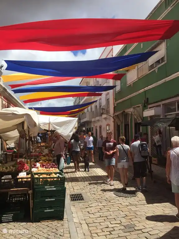 Mercado de los sábados en Loulé. Mercado de agricultores con una gran variedad de productos locales