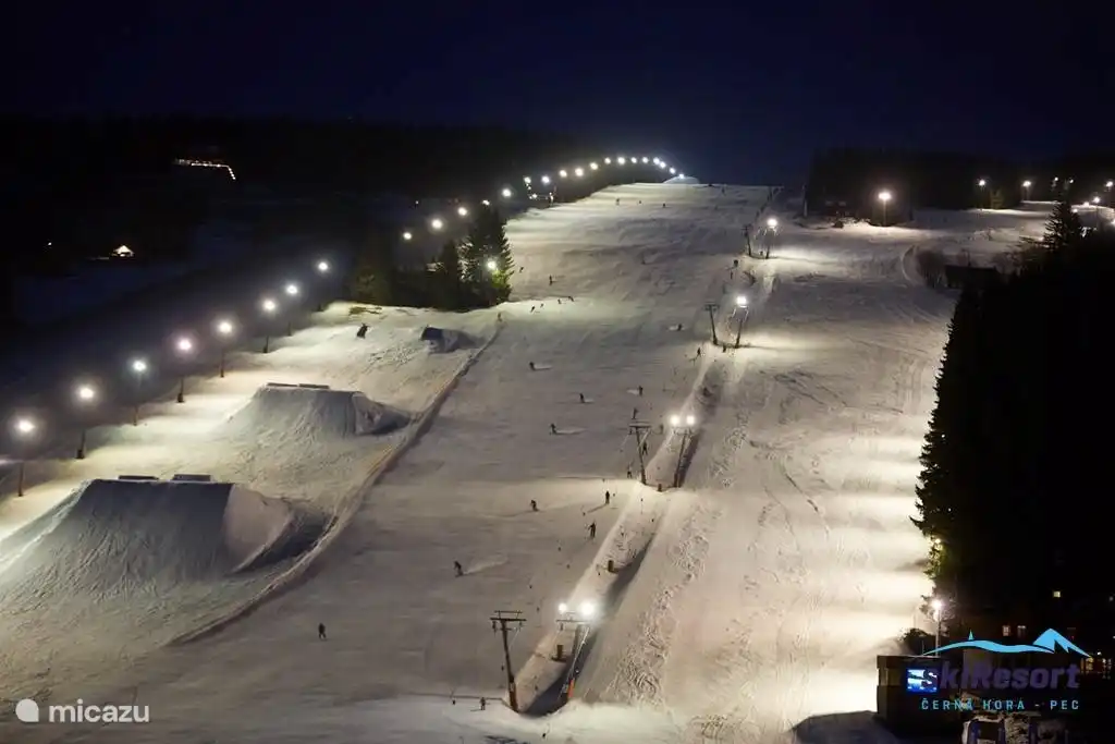 El esquí nocturno también es posible en Pec pod snezkou