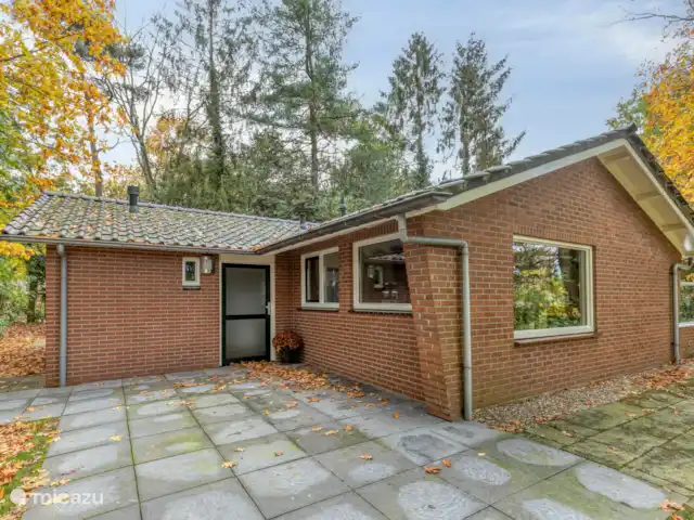 el martín pescador en Países Bajos, Güeldres, Winterswijk - bungaló La puerta principal