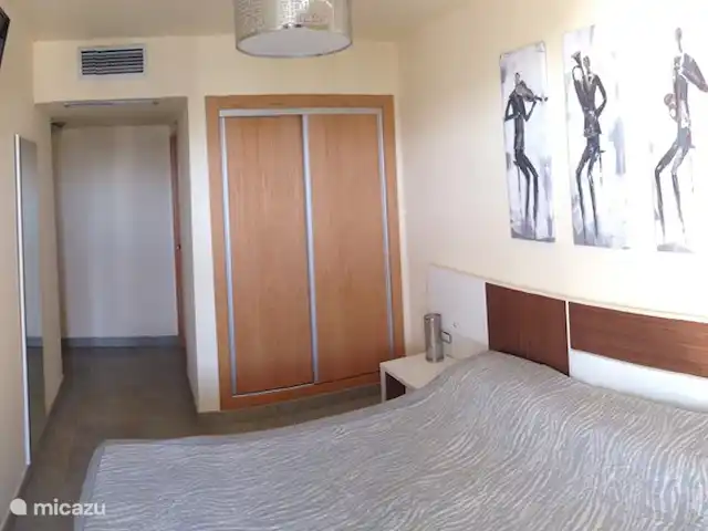 Auguste | Espagne, Costa Dorada, Cambrils - penthouse La chambre principale avec TV.