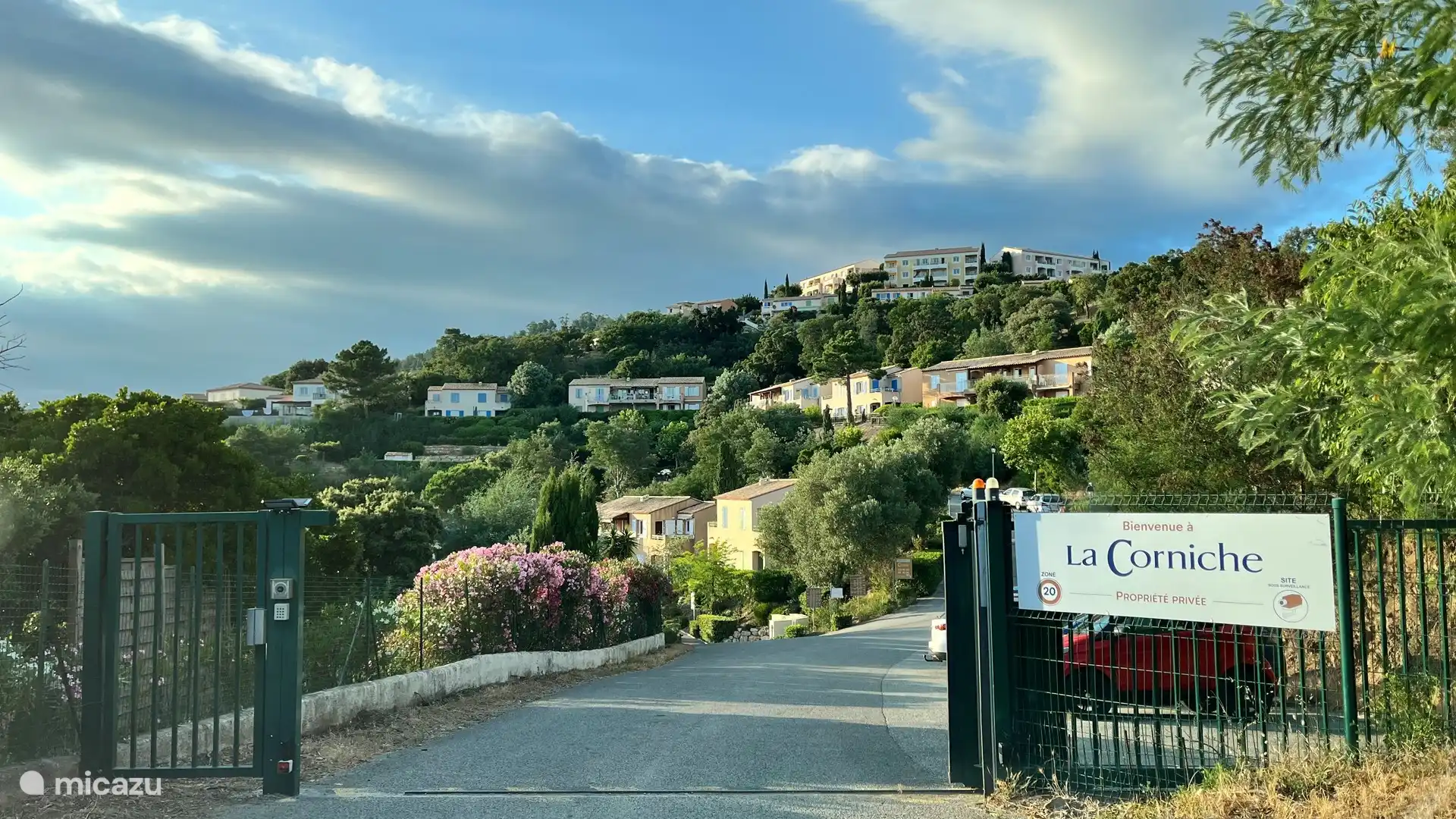 Eingang Résidence Corniche im Erdgeschoss