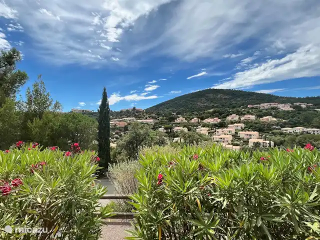 studio en Francia, Costa Azul, Les Issambres – Corniche de estudio Vista desde la terraza en el Col du Bougnon